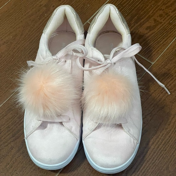 Steve Madden Foxy pink low top sneakers fur pom pom size 8 faux suede rose gold - Picture 3 of 14